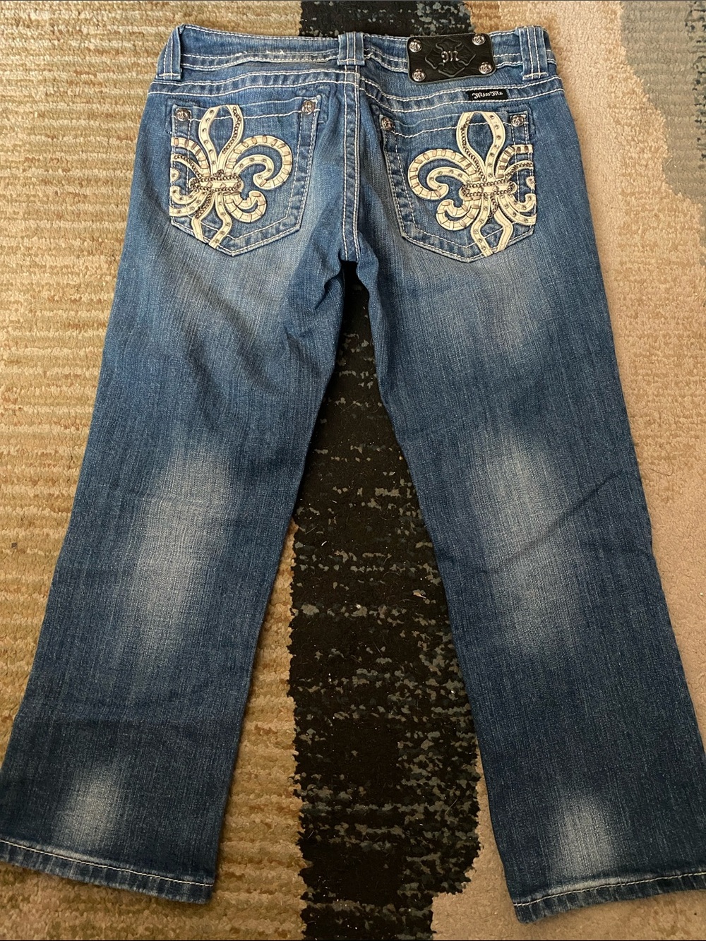 Miss Me Fleur-de-Lis Back Pocket Capri Jeans - Blue